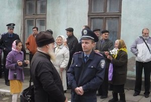 У Турці триває конфлікт між парафіянами та парохом УПЦ МП.(ФОТО)